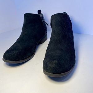 Woman’s Toms Black Suede Booties